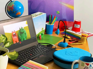 HUE Animation Studio (Black) + blue carry case - WhyMaker