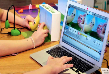 HUE Animation Studio (Green) + blue carry case - WhyMaker